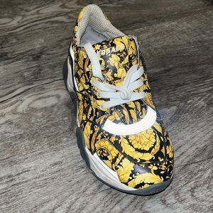 Worn once good condition literally brand new